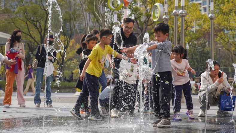 5天飙升20℃,两天狂跌18℃,南方的这个春天这么癫的吗?